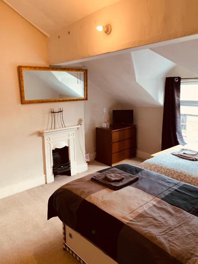 Carstairs House Homestay Liverpool