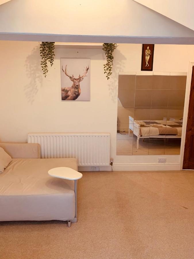 Carstairs House Homestay Liverpool