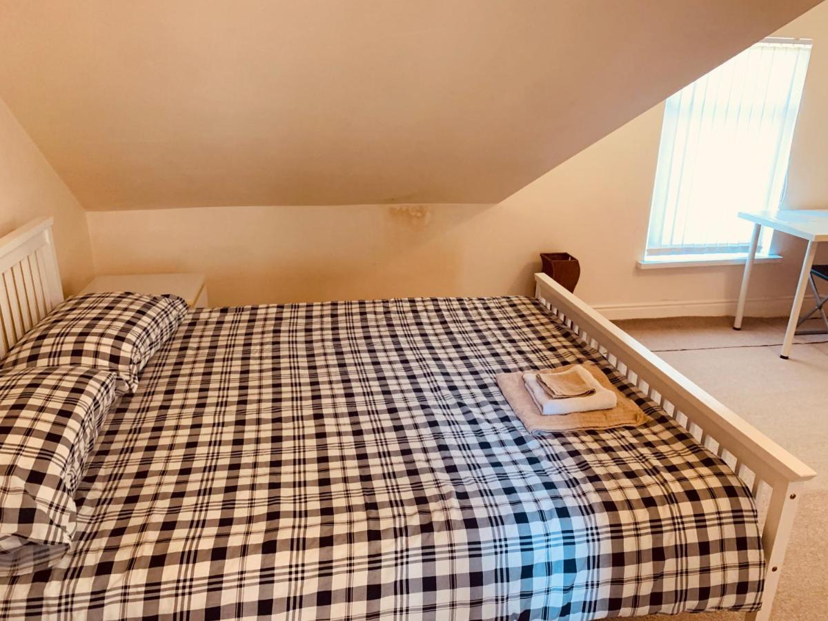 Carstairs House Homestay Liverpool