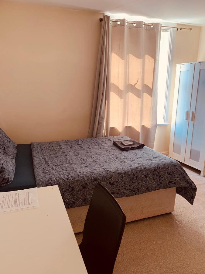 Homestay Carstairs House *