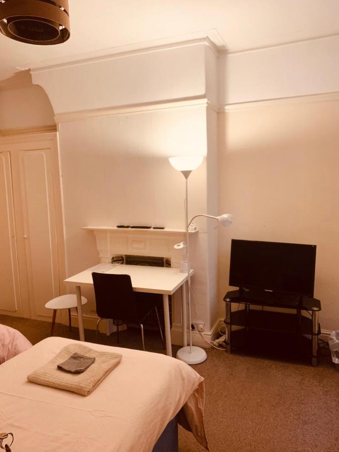 Homestay Carstairs House