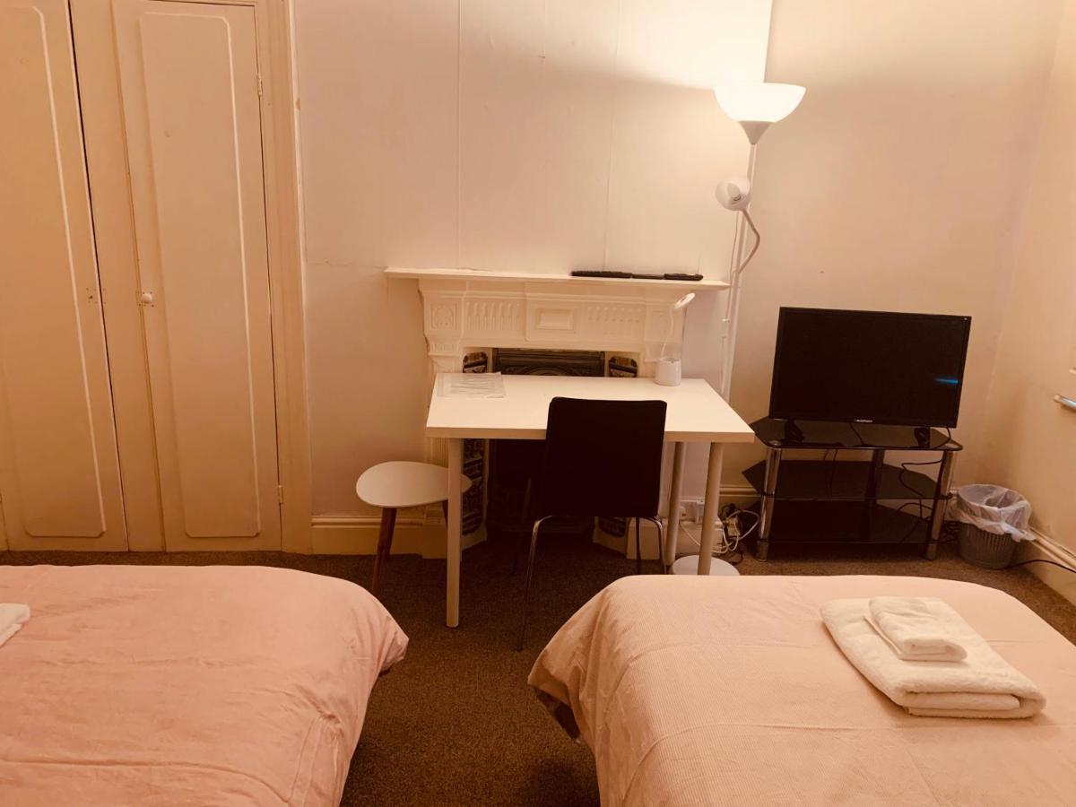 Homestay Carstairs House