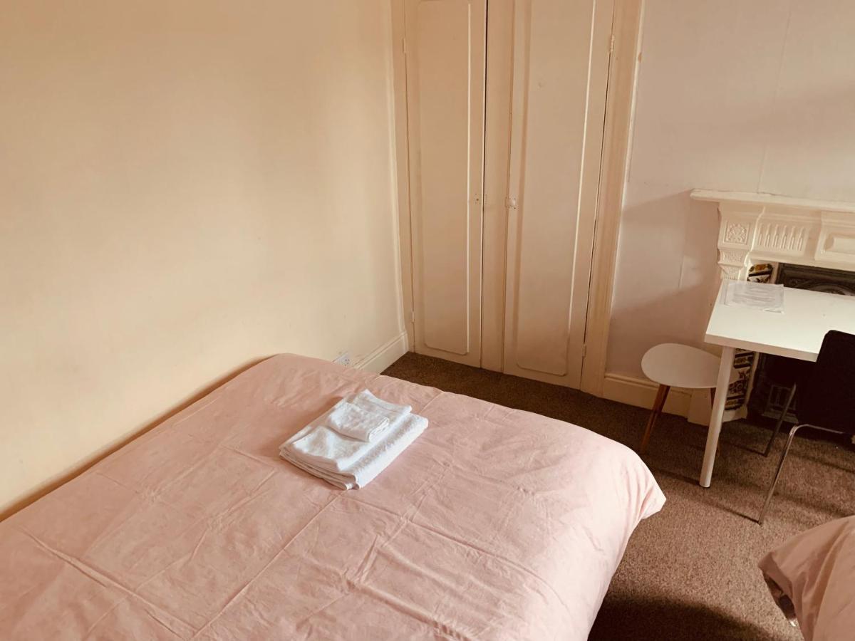 Carstairs House Homestay Liverpool